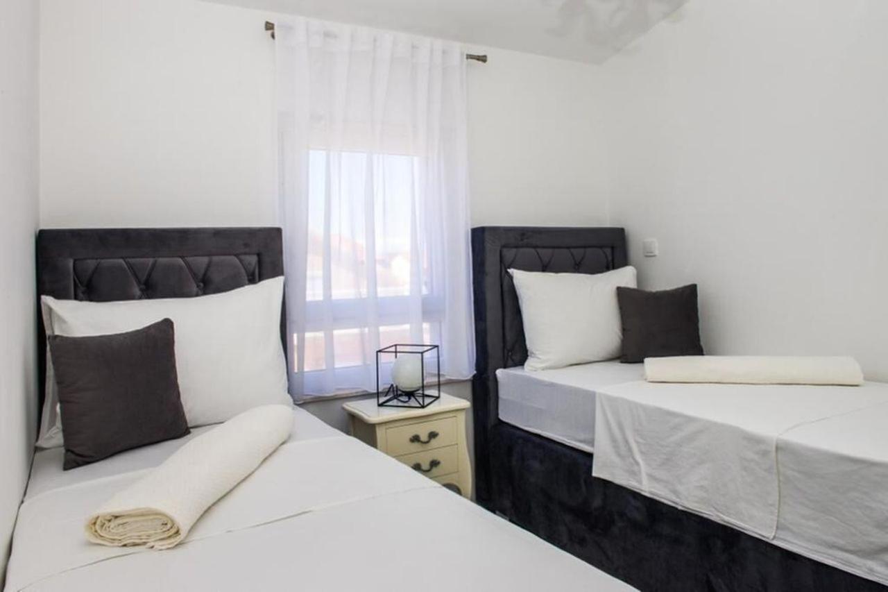 Apartments Zdeslav Rogoznica (Sibenik-Knin) Exterior foto