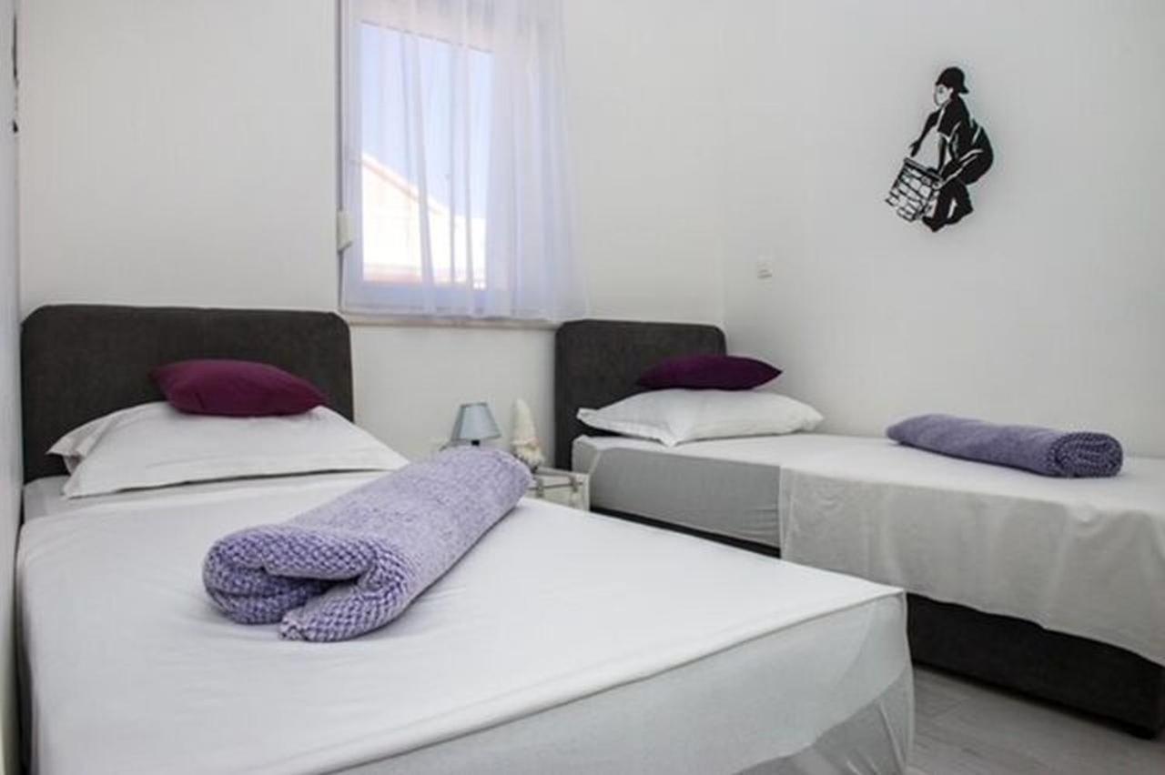 Apartments Zdeslav Rogoznica (Sibenik-Knin) Exterior foto